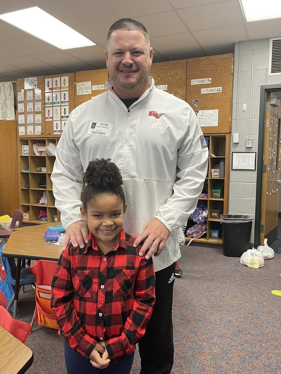 GVVikingFB's tweet photo. A few more…one with a former @GVVikingFB player @dashcason daughter. @FelixThaKing @lil_hill22 @kaden_young @jen_woodley @sep_delaware https://t.co/1yHEpc67AL