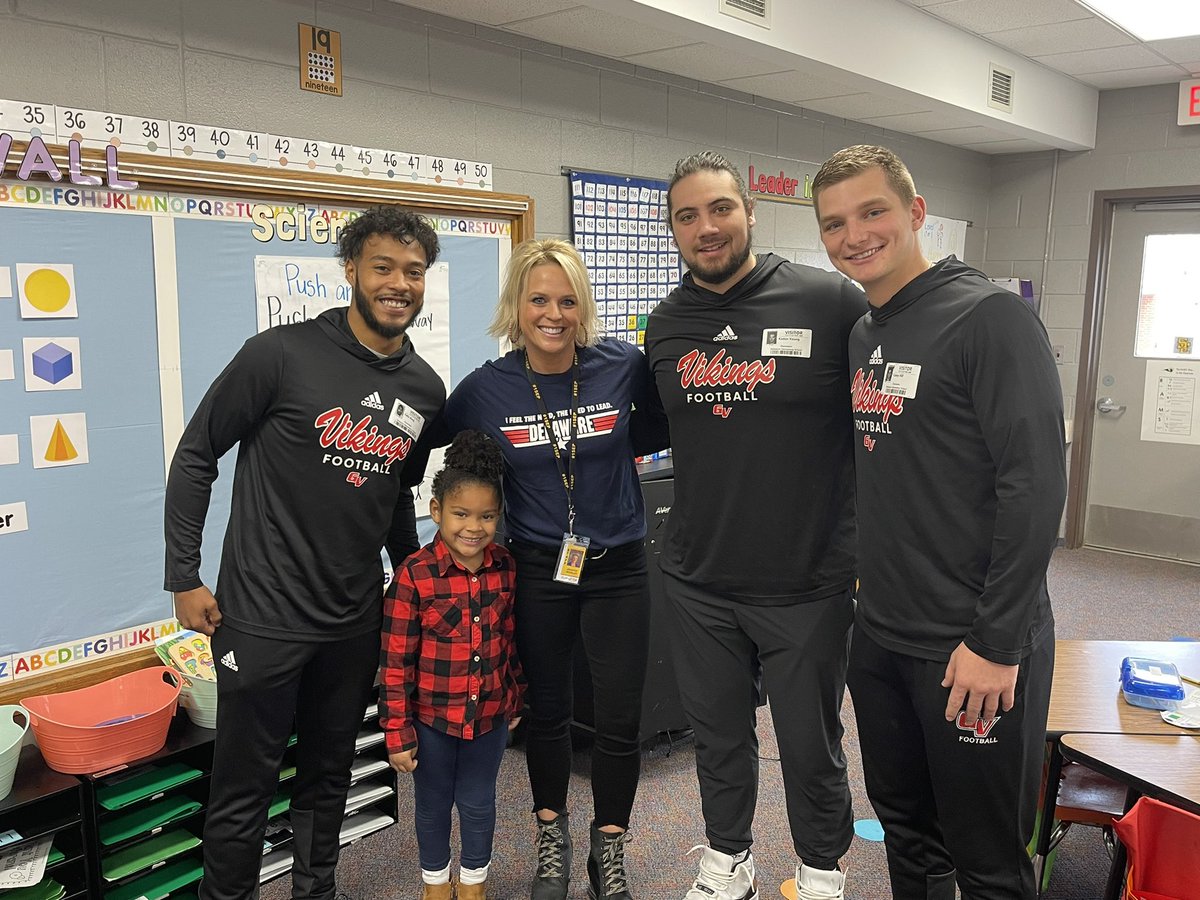 GVVikingFB's tweet photo. A few more…one with a former @GVVikingFB player @dashcason daughter. @FelixThaKing @lil_hill22 @kaden_young @jen_woodley @sep_delaware https://t.co/1yHEpc67AL