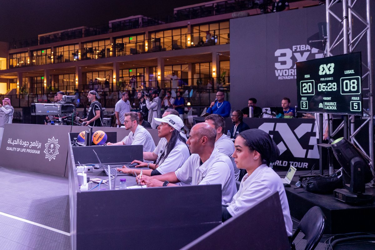 sbfksa's tweet photo. مشاركة ٣ حكام سعوديين عبدالإله حضيه، خديجة سعد و غدير مرتضى في 🏆بطولة الجولة العالمية لكرة السلة 3x3 في #موسم_الدرعية 🏀

#FIBA3x3
#أصيلة_تفاصيله https://t.co/qZeFspzXfO