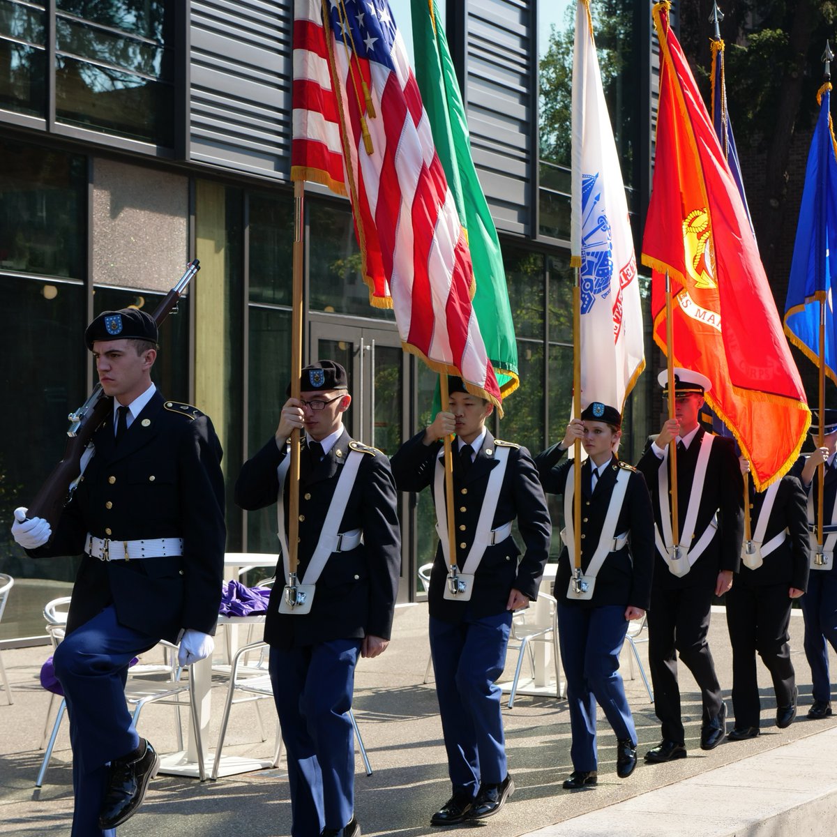 AcctingCoach's tweet photo. Proud to be honoring veterans who are Foster graduates in Founders Hall. Our recognition wall will go live soon &amp; we have team rooms named after each branch of the military. Personally, I have family that have served in all five branches. Thanks to all veterans for your service! https://t.co/HybJhiDC1c