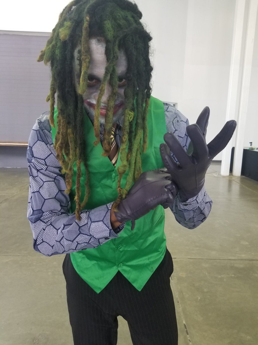 _adjdesign's tweet photo. Remember that lil something we were working on? Well here is the finished product! If you guessed Joker you're right! Come down to Memphis Comic and Fantasy Convention and grab yours. Thanks to @chriscraigtaughtme for the inspiration. @rlj3art #comicart #memphiscomicandfantasy https://t.co/qABRlqHXzR
