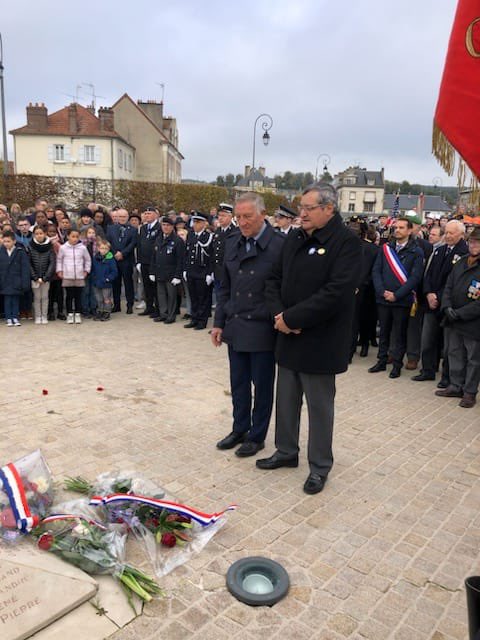 Fier de déposer une gerbe avec le Souvenir français. Si j’étais présent, fidèle à mes convictions, le nouveau député était lui absent, préférant certainement accompagner Jordan Bardella à Villers-Cotterêts, plutôt qu’être à Chateau Thierry