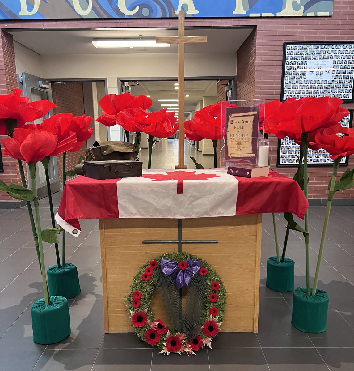 MsJ_Gallo's tweet photo. Lest we forget #RememberThem @OLQWCA https://t.co/1fVpvPZocK