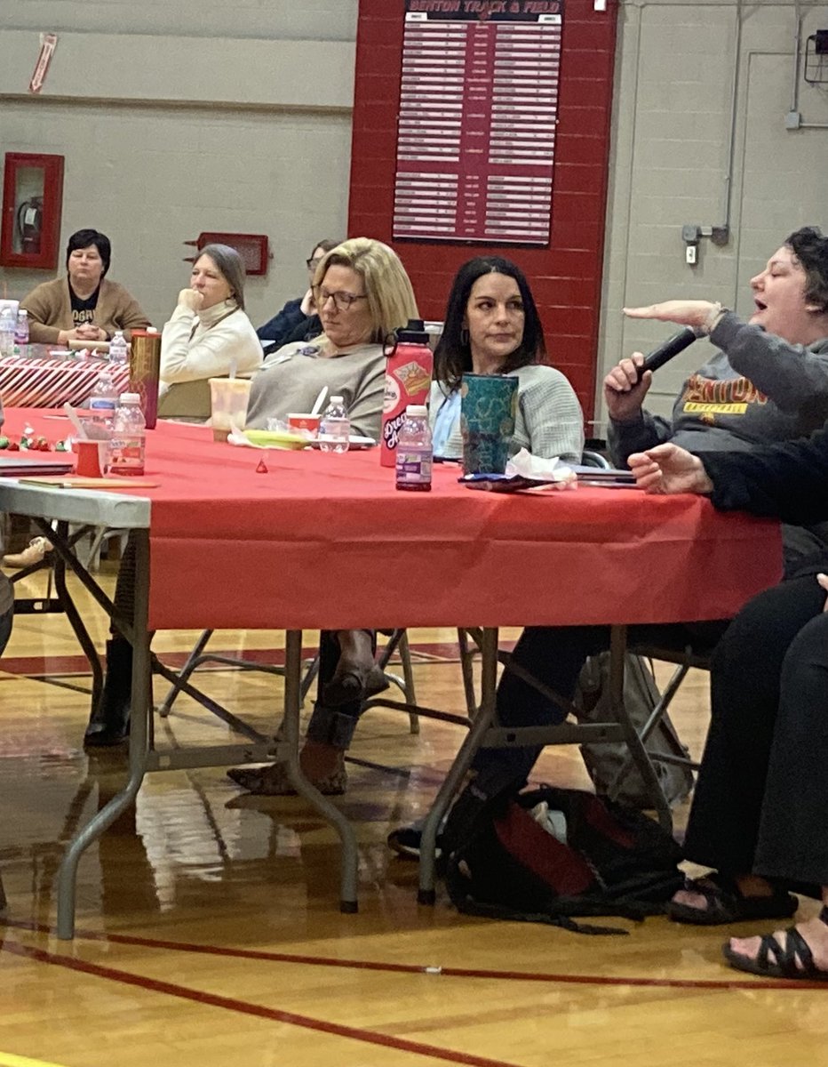 Excellent start to a day full of learning! Love the encouragement that Sue Ramsey brought to our building leadership teams! Thank you Sue for sharing your ‘why’ and making a difference for SJSD! #corevalues #staythecourse <a href="/3DCoaches/">3D Coaches</a> <a href="/StJosephSchools/">St. Joseph School District</a>