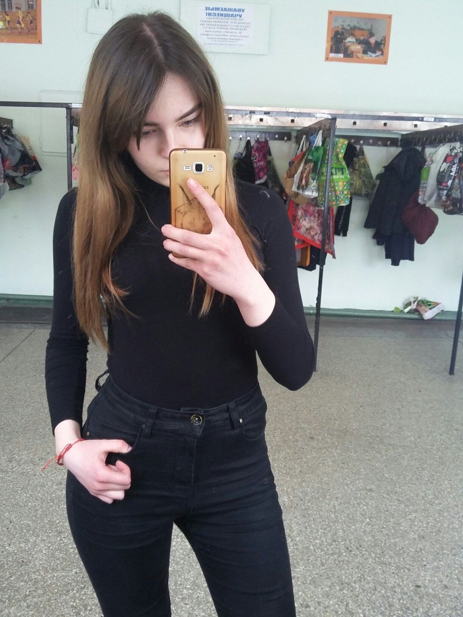 Need_drug's tweet photo. Try to loose weight 😞

Господи, мои 60 кг остались в 2018😭😭😭 https://t.co/T7hWm9fyE0