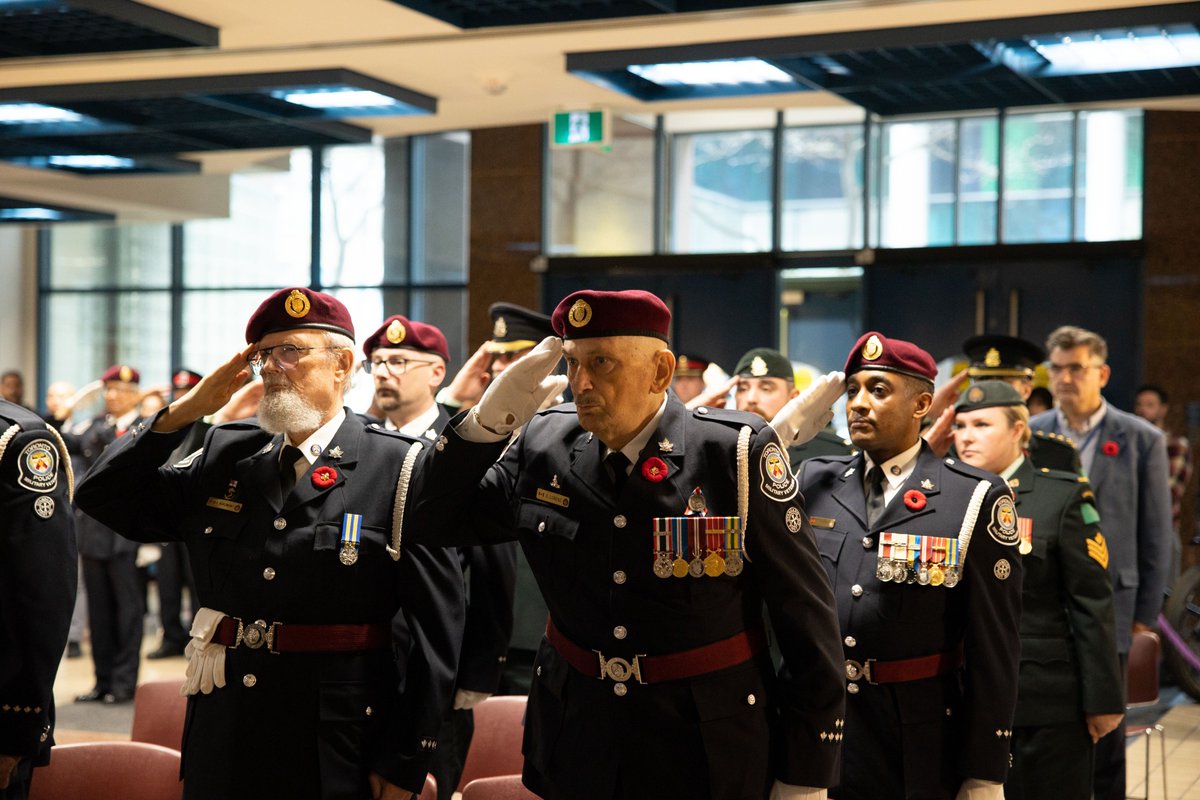 At HQ today, #RemembranceDay, @TorontoPolice honoured those who served and those who are serving to protect our freedoms and our country in times of war, conflict and peacekeeping. #LestWeForget #CanadaRemembers