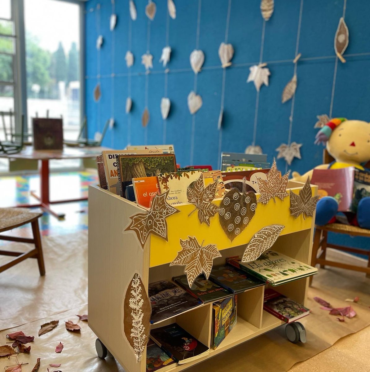 EscolaSaavedra's tweet photo. C O L O R S   D E   T A R D O R 💛🧡🤎 #creixalsaavedra #connectatalfutur https://t.co/jUO2U5tQRm
