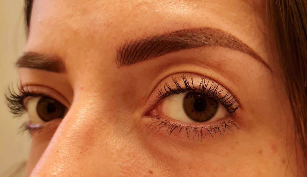 MimimiMitz's tweet photo. Update: Sí me gustaron las cejas, me siento un poco rara, pero yolo. 😌 https://t.co/TnFCwwSsDE