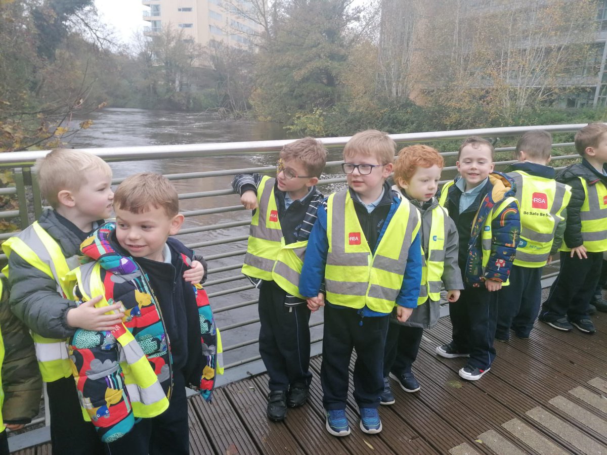 glasheenboys's tweet photo. Junior infants having great fun on a windy walk through UCC! Happy Friday everyone!! https://t.co/K5r3nPh7Yk