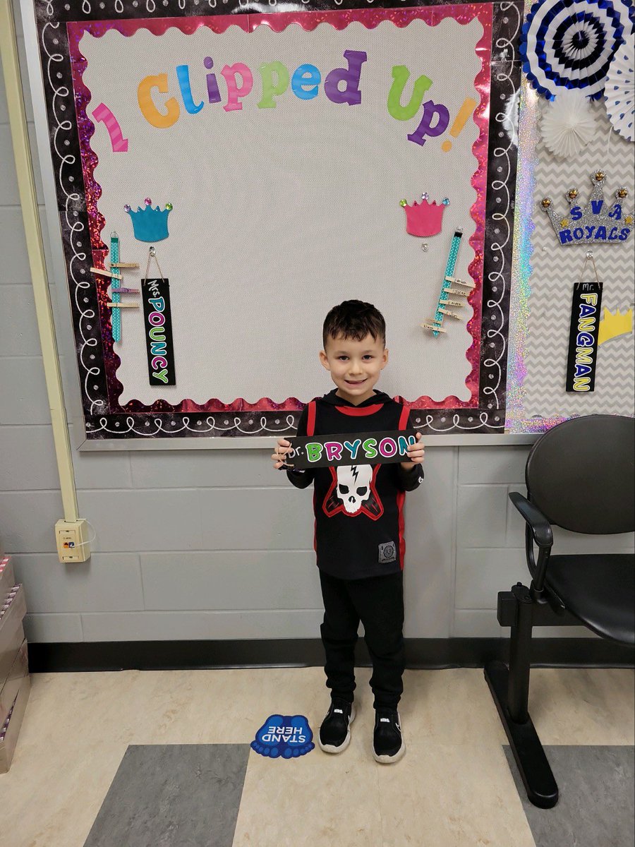 DrBryson23's tweet photo. Check out these Royal Rockstars! Clipping up to the AP! Way to go! #beRoyal 📎💙👑🌟 https://t.co/PRTeFqadxW