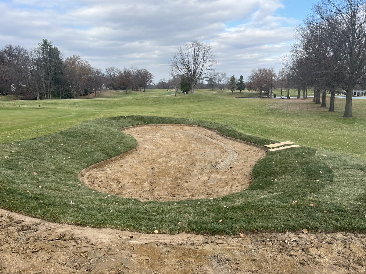 MHallBGC's tweet photo. Thanks to Larry Denton &amp; his shaping skills. Thanks to @AdamOsbourne56 for his hard work. We knocked these 2 bunkers out in 4days from start to finish. Now on to blowout, snow mold control, tree work, the list goes on &amp; on.  #alwayssomethingtodo https://t.co/2q0NY4WFKQ