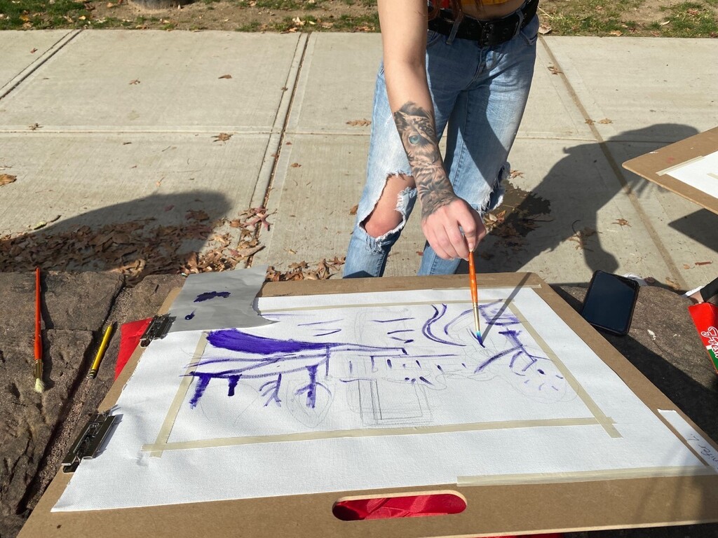 ctstatecapital's tweet photo. Our students took advantage of the unseasonably warm weather by creating art outside! If you have the art bug and are interested in creating your own works of art, register for a course this spring! #DestinationCapital https://t.co/97RXJZ7JVY