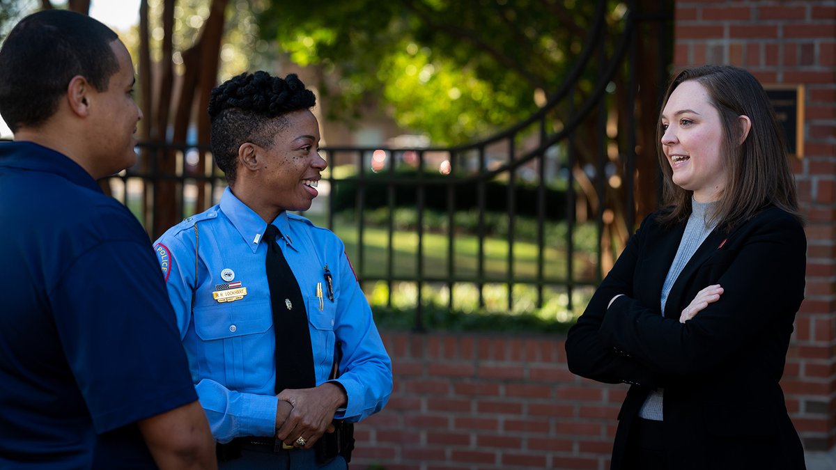 NCStateSW's tweet photo. Check out the fall issue of @NCStateCHASS Accolades! Our School alumni headline this issue with A Critical Connection, an article describing how our alumni play key roles in a police program to support individuals in crisis. Read more: https://t.co/qiKcPsjb92 https://t.co/KkZ7QAP6KW