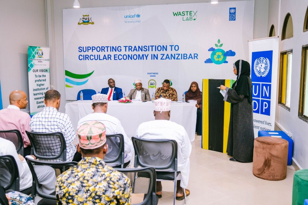 ZHerTech21's tweet photo. And the Blue Innovation Challenge has been officially launched today,…
This is an opportunity for #zanzibar to explore innovative solutions from youths in addressing various challenges faced by community focussing on blue economy and solid waste @NyandaPN   @Diwani7Dr #zerowaste https://t.co/iLkxiO0zAb