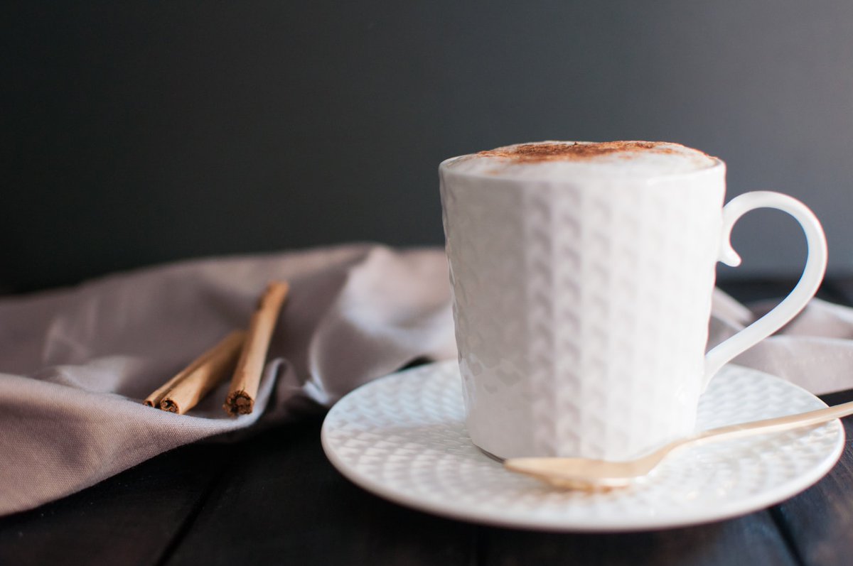 aerolatteHQ's tweet photo. #Friday is a crowd favourite! This #FrothyFriday, make it special with an aerolatte cappuccino with your milk of choice topped with cinnamon for an extra layer of pizzazz! https://t.co/u4TG3uegNn