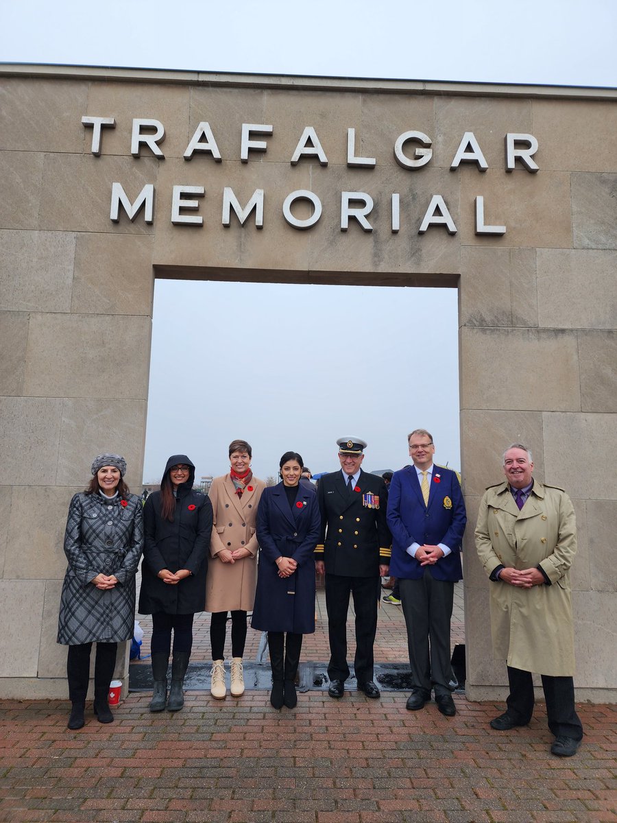 pavparmar7's tweet photo. It was an honour to attend and participate in the #RemembranceDay Ceremony at Trafalgar Memorial. It was a thoughtful ceremony that paid tribute to those who have sacrificed for the freedoms we have today. #LestWeForget https://t.co/sJpoTIQhda