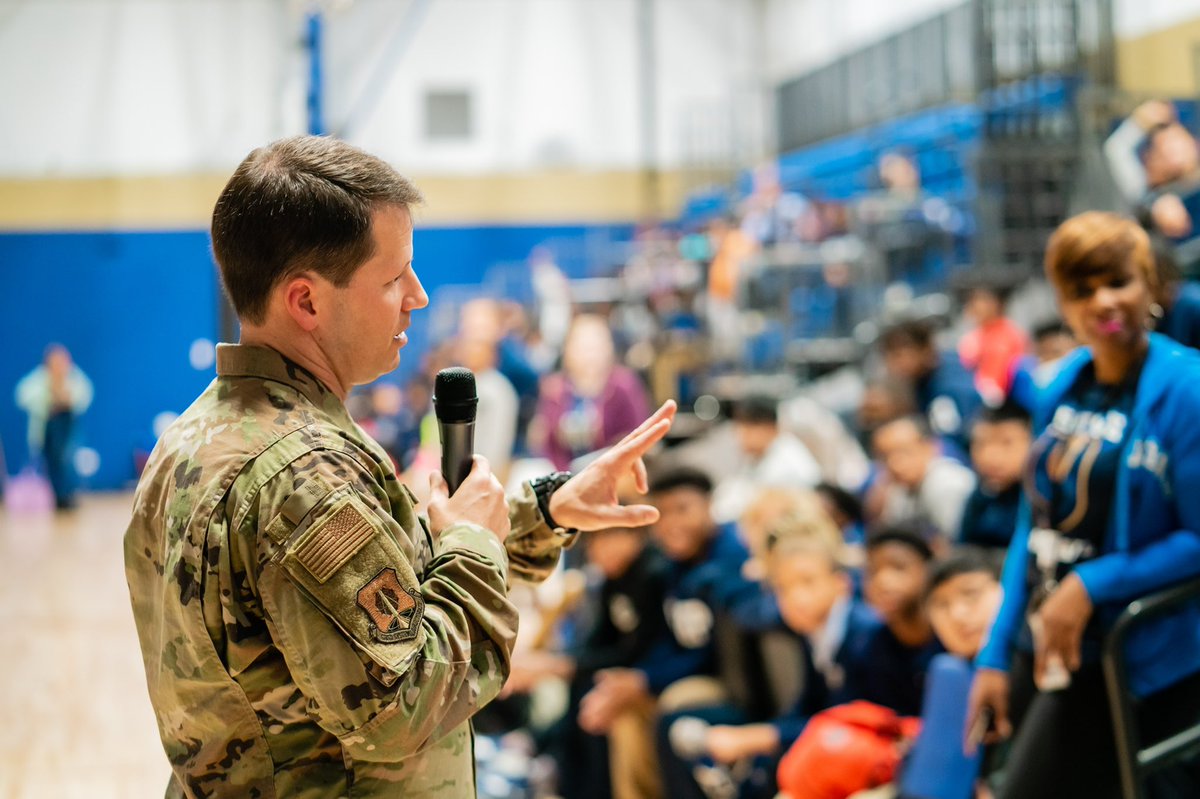 PrepChattanooga's tweet photo. We celebrated Veterans Day with a special Grit speaker, Lt Col Matt Driskill.  Mr. Driskill is a Naval Flight Officer and talked to us about the importance of service.

Thanks to Lt Col Driskill and all of our service members for their service to our country. https://t.co/bCVhC6OOaT