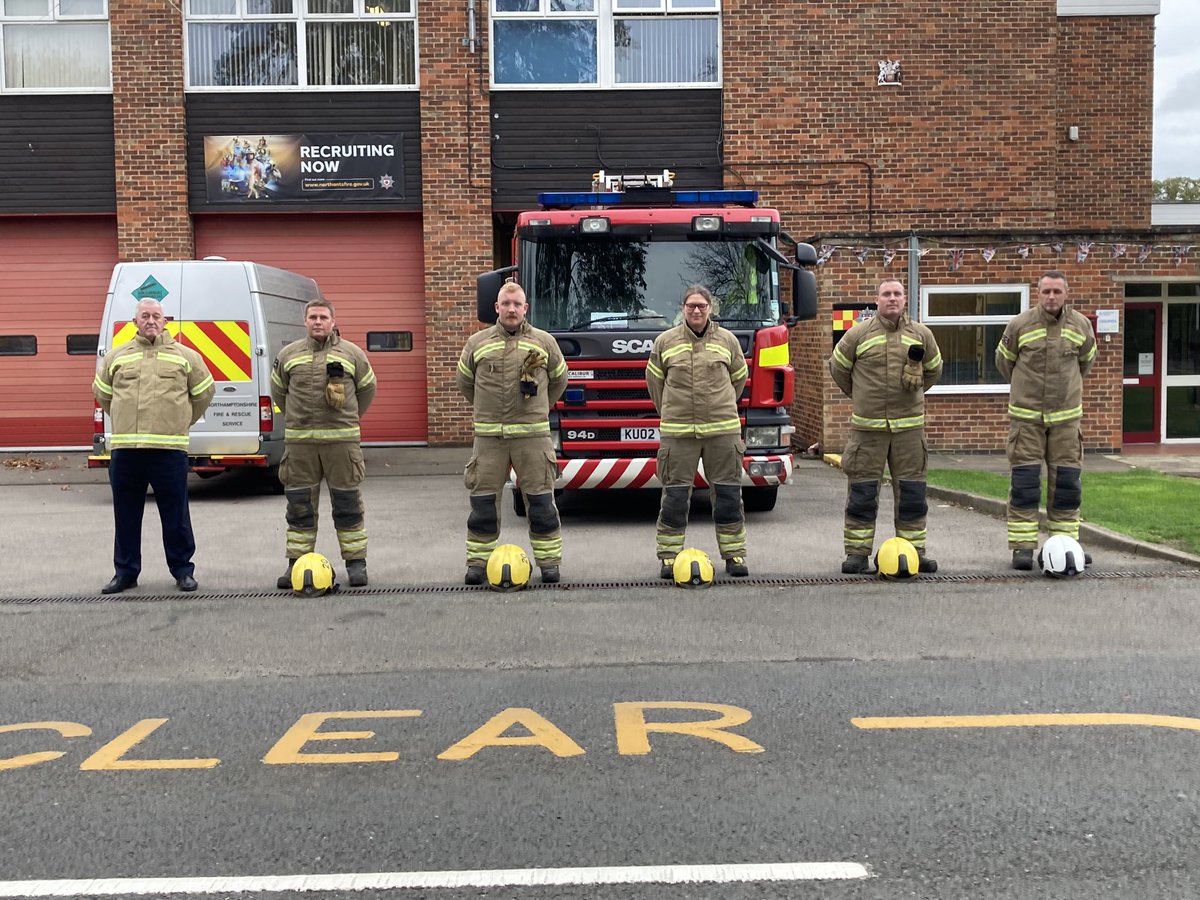 LittleJo44's tweet photo. 11 a.m today at Wellingborough Station observing 2 minute silence. @northantsfire @20NFRS https://t.co/uDoLmHrzK2