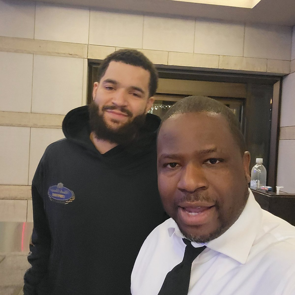 QuiRobBoo1's tweet photo. While at work 😌 I meet Toronto Raptor starting Guard Fred Vanvleet
#goraptors #torontoraptorsovo #champions #steadyfreddy #basketballislife #toptierguard #shooters #basketballgame #nbaallstar #nbaplayoffs #nbafinals #fredvanvleet #hegotgame #bucket #killercrossover https://t.co/iBIAXUdXCG