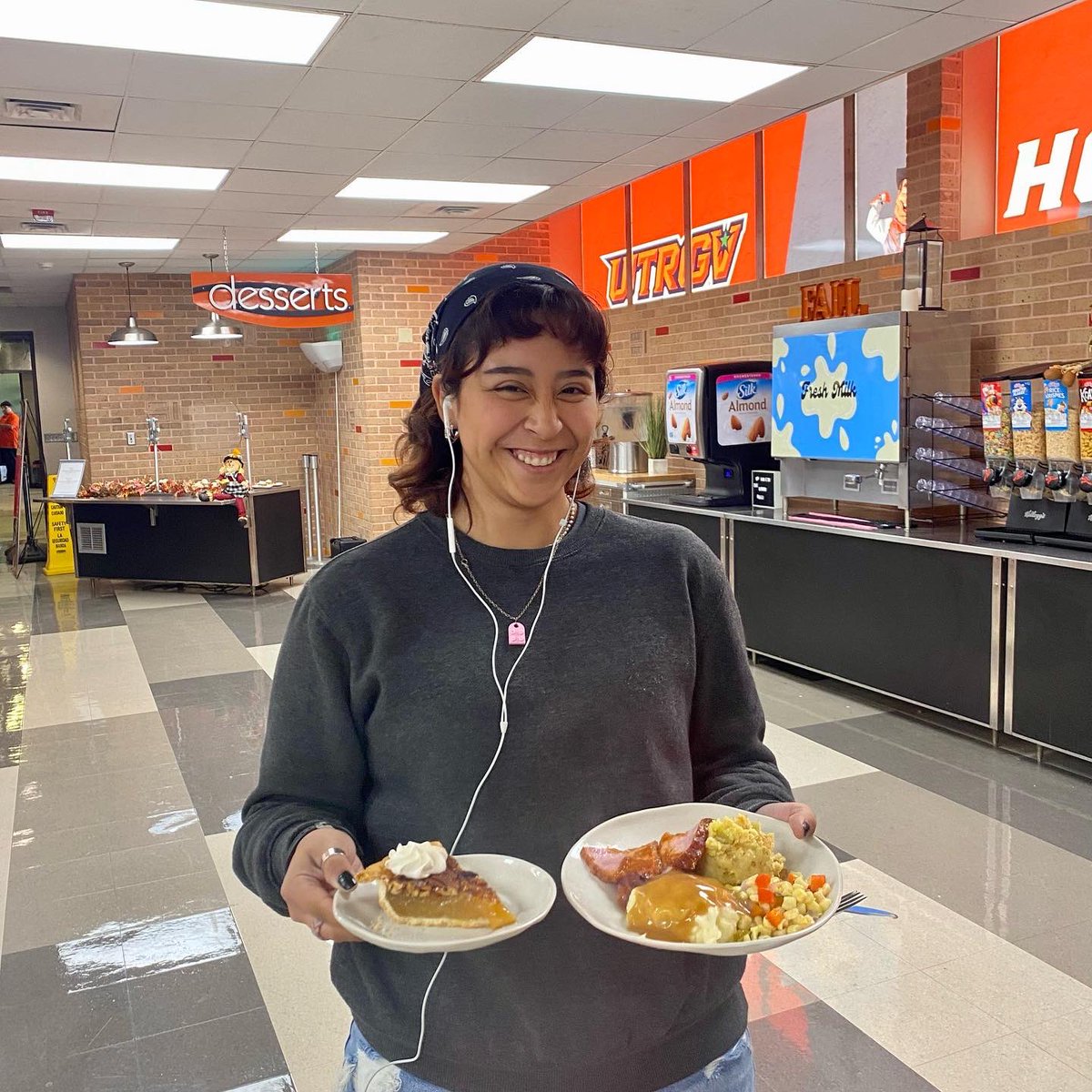 UTRGVDining's tweet photo. Thank you to everyone who attended The Vaquero Dining Hall Thanksgiving Feast this year! We appreciate you for dining with us on this special occasion. To students, faculty members, &amp; staff we look forward to seeing you again soon. #UTRGVDining #UTRGVFood #ThanksgivingFeast https://t.co/brVAiv2Mp2