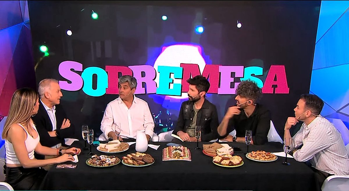 El_PaseTN's tweet photo. El genio de @d_balmaceda presente en la Sobremesa 👏🏻
#TNdeNoche 🆚 #ReDespiertos https://t.co/ZtPhUprROA