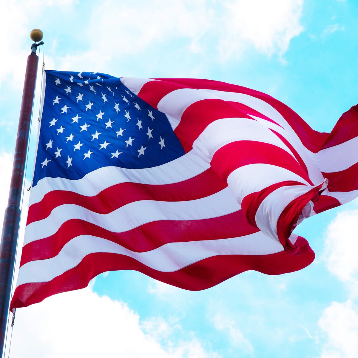 Happy Veterans Day to all of our Heroes in uniform. Thank you for your service!  #USNavy #USMC #USArmy #USAirForce #USCG #USSF #ParamountPlus #SEALTeam