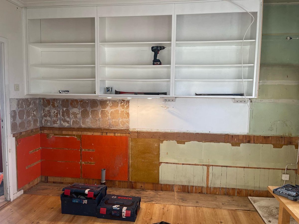 AntonsenBygg's tweet photo. Renovering av kök 🔨 

#kök #renovering #köksrenovering #köksmontering #bytekök #antonsenbygg #renovera https://t.co/lYzWaIWfiA