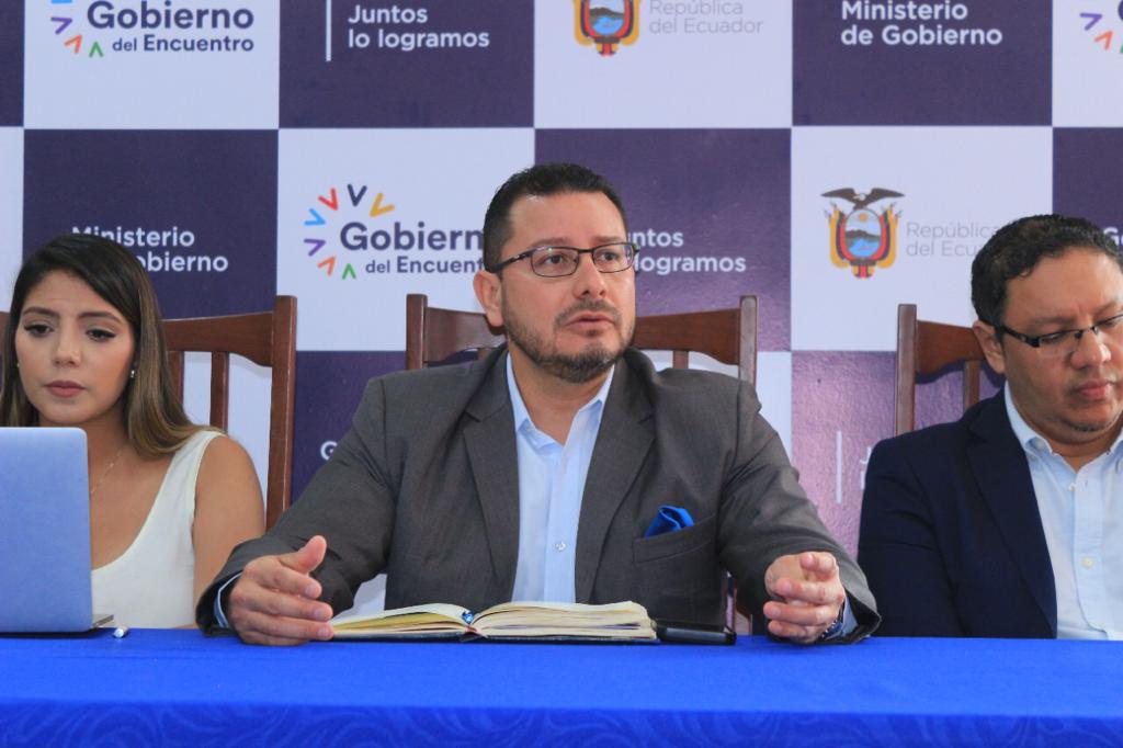 mauricio_salem_'s tweet photo. 📍LOS RÍOS - junto a la Gobernadora @Connie_maily nuestro Gerente Zonal 5 @ricardocampanat dialoga con dirigentes agrícolas sobre #Crédito1X30 y demás líneas ✅

@BanEcuadorBP y el Gobierno del Presidente @LassoGuillermo siempre en territorio respondiendo a los ecuatorianos 🇪🇨🫂 https://t.co/SuyGwTl3a4
