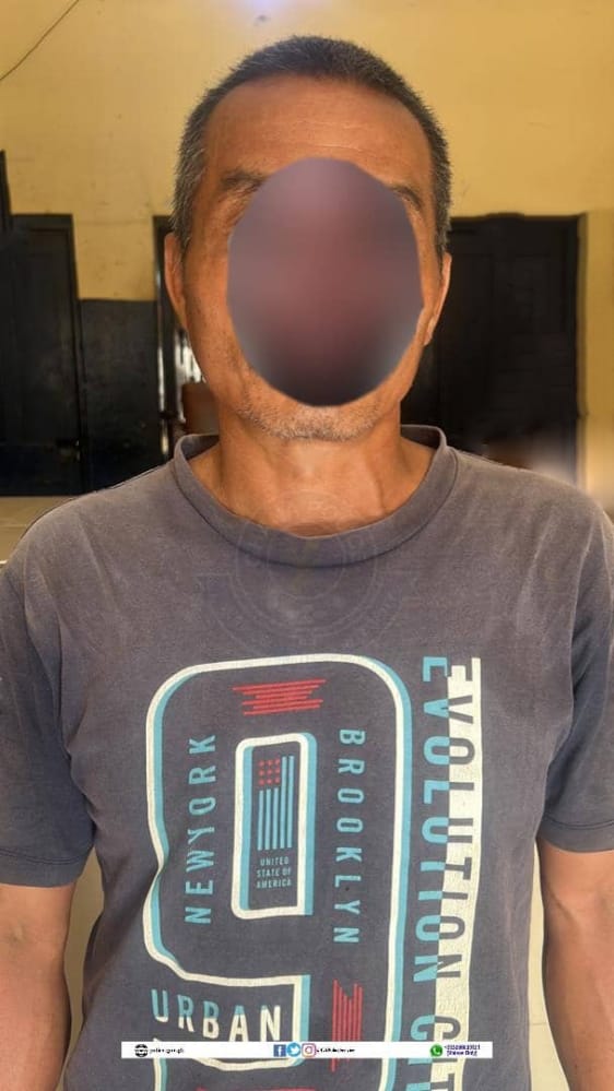GhPoliceService's tweet photo. NEWS RELEASE:

POLICE ARREST THREE CHINESE NATIONALS FOR MURDER https://t.co/fVE1sJA9yn