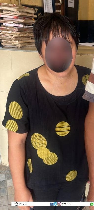 GhPoliceService's tweet photo. NEWS RELEASE:

POLICE ARREST THREE CHINESE NATIONALS FOR MURDER https://t.co/fVE1sJA9yn