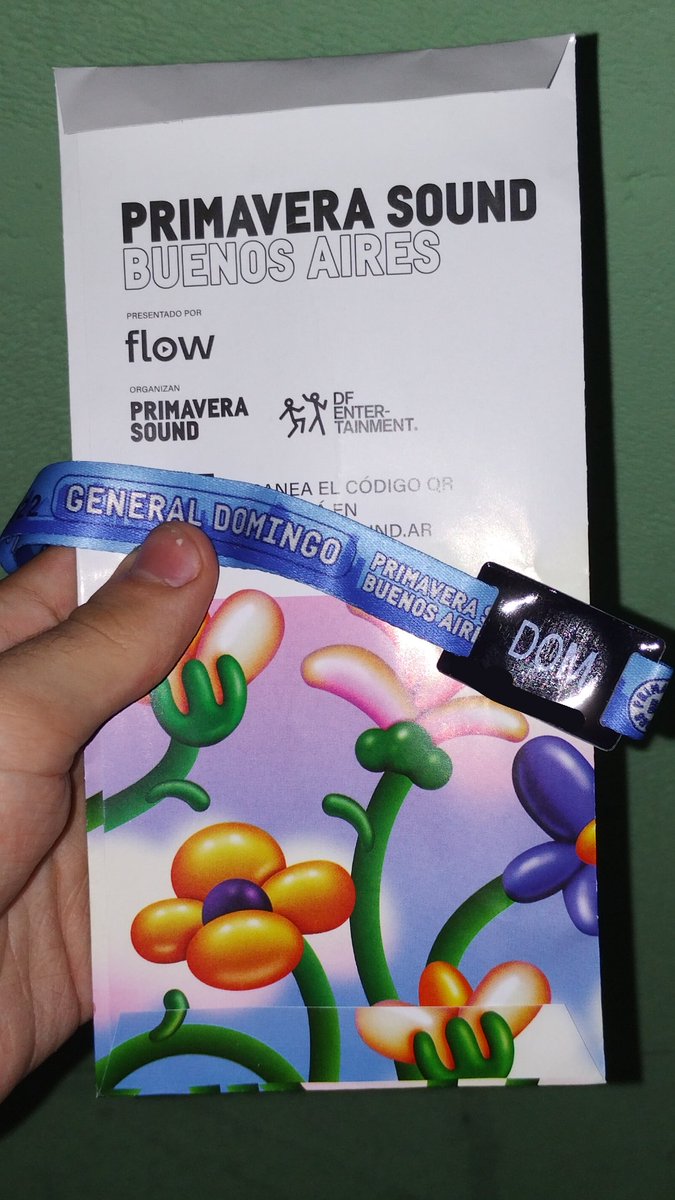 vendo entrada del primavera sound para el domingo 13 más barata que desde allaccess (charlable). interesadxs al MD.