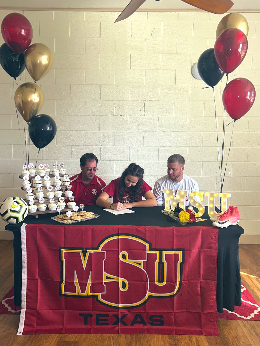 laneykhaley2023's tweet photo. Signing Day!! @MSUTXWSoc https://t.co/YqRhrHY1f4