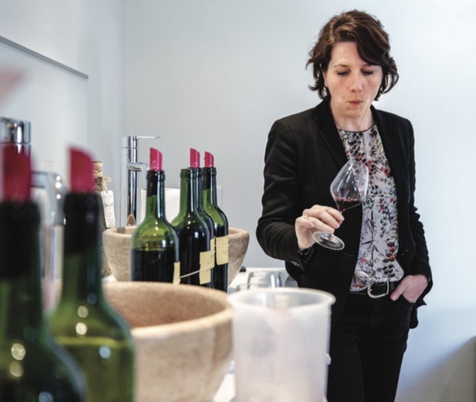 VignesdAmecourt's tweet photo. Très heureux et très fiers de vous annoncer que le magazine Anglais @Decanter a sélectionné 2 de nos @VinsdeBordeaux # Château Bellevue 2020 (89/100) et # Château Beloeil 2020 (90/100) ! Merci @PlaneteBordeaux d’avoir organisé cette dégustation 🙏 @JesuisHVE https://t.co/SrzIKY5kS3