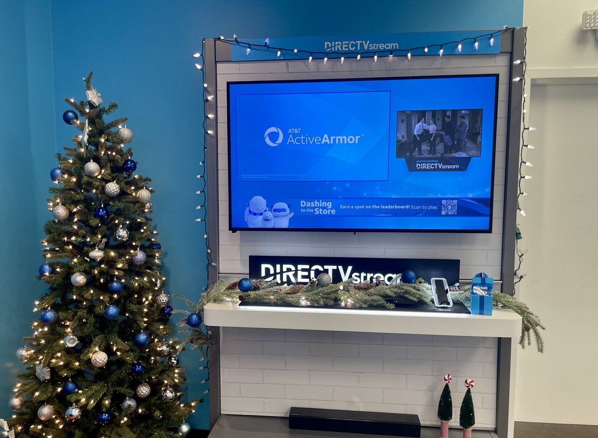 bmoney9293's tweet photo. We’re ready for the Ho Ho Holidays at StraBANG! Stop by this holiday season and visit your favorite elves!🎅🏼🎄 https://t.co/UZ7WtjMqMx