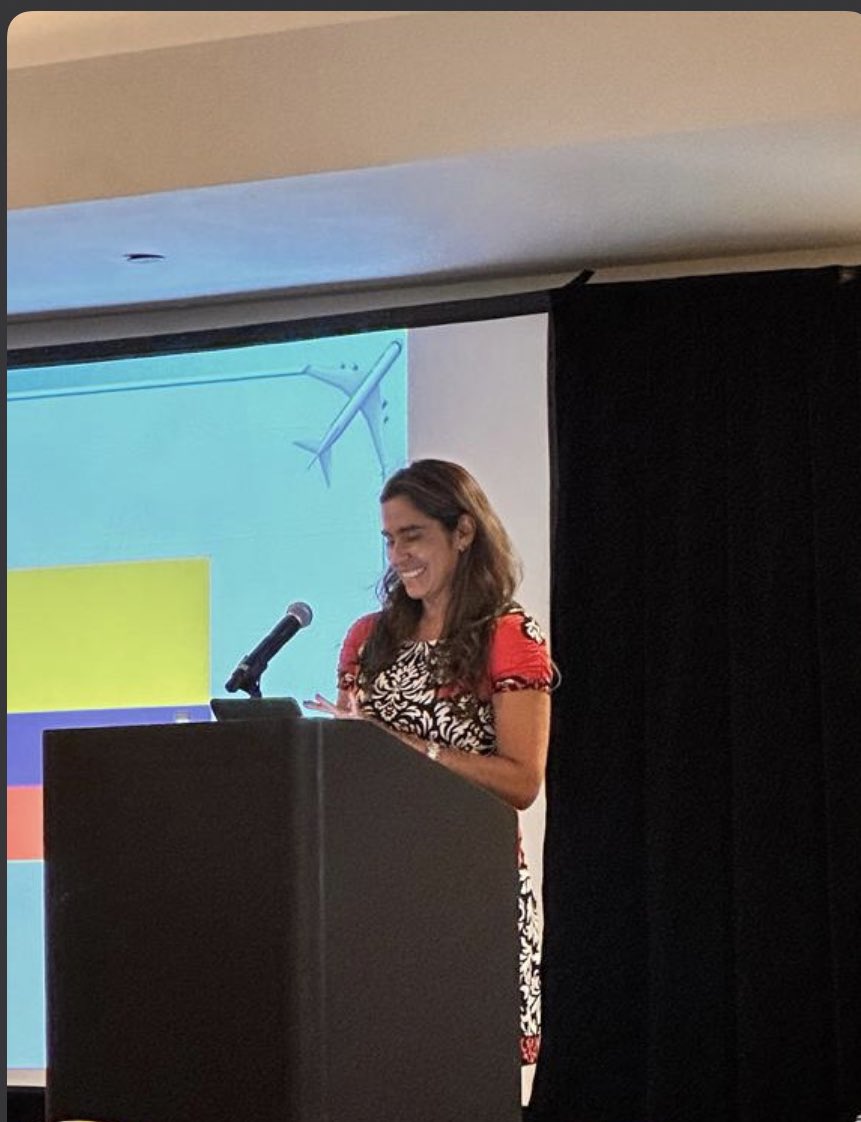 CladecC's tweet photo. Finalizamos nuestra reunión anual del sector express @CladecC de cara a nuevos desafíos en America Latina 2023. Es el momento de estar unidos como sector privado @AliadasAlianza #enviosexpress #ecommerce https://t.co/6zonOPviwI