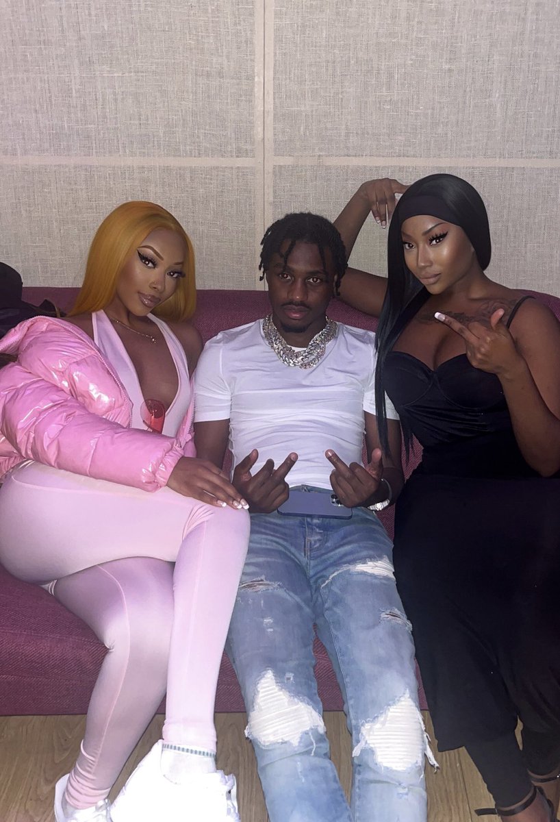 MamiModels's tweet photo. Las Mami Models x Lil Tjay ✨ https://t.co/MXycCm8JkT