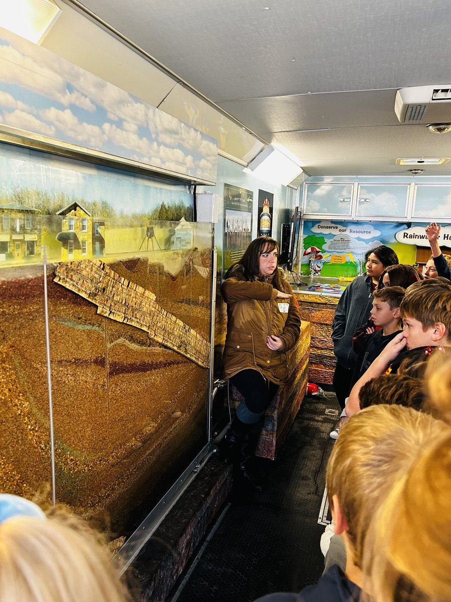 Mrs. Jones tweet media