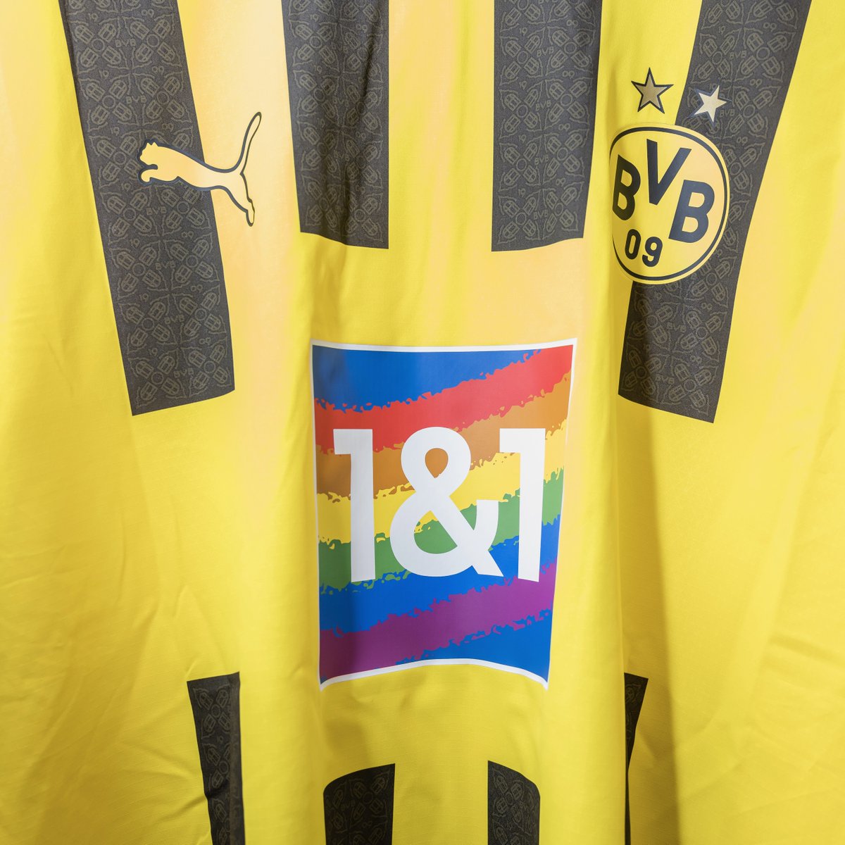 BlackYellow's tweet photo. 🏳️‍🌈 For more diversity in football 🏳️‍🌈

At #BMGBVB we will wear a special jersey to show a visible sign of support for more diversity. https://t.co/0s83GMf6Ze