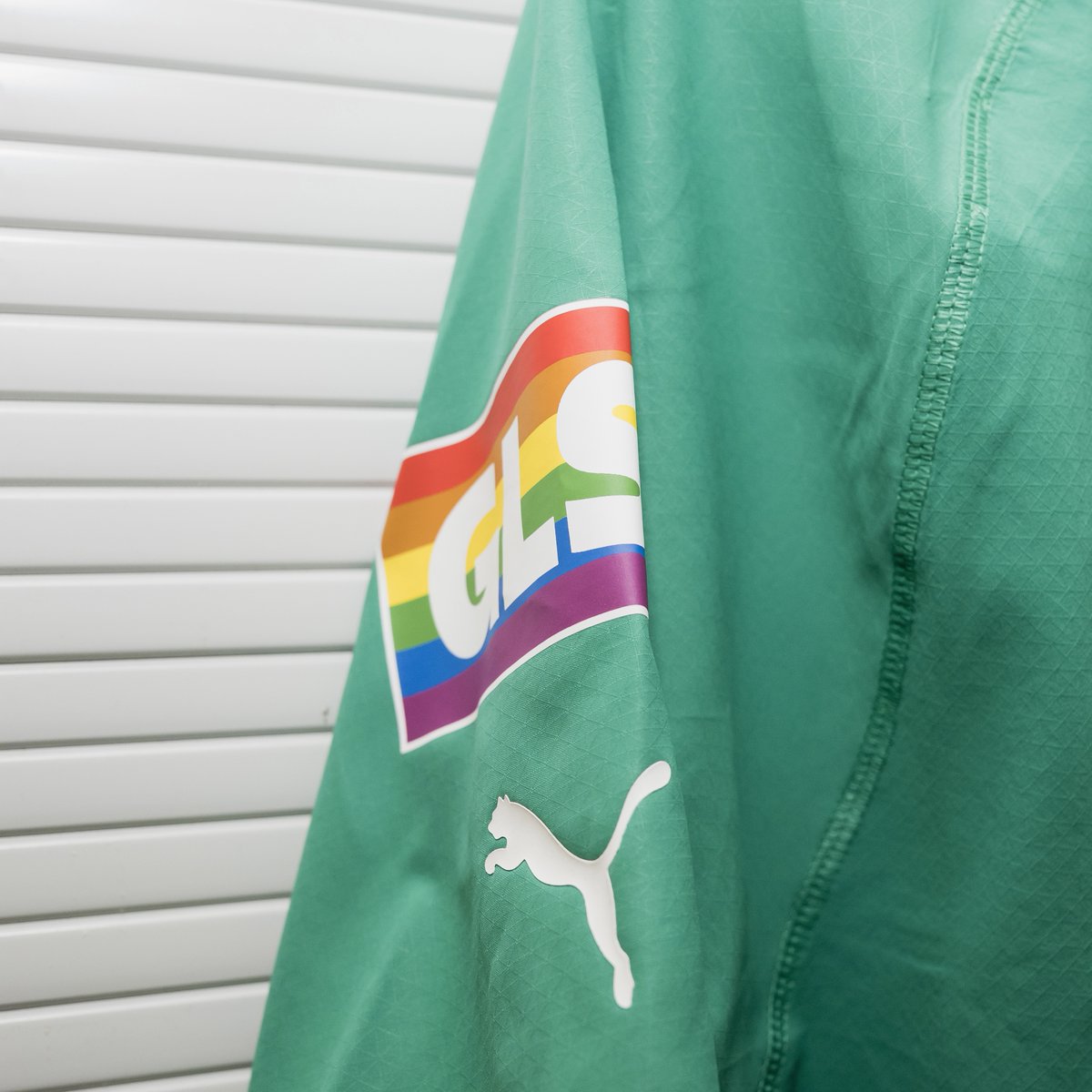 BlackYellow's tweet photo. 🏳️‍🌈 For more diversity in football 🏳️‍🌈

At #BMGBVB we will wear a special jersey to show a visible sign of support for more diversity. https://t.co/0s83GMf6Ze