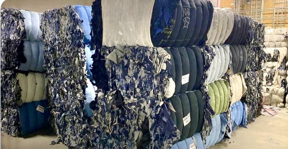 BREAKING:  First Of Its Kind Commercial Scale #Recycled #Textile #Mill Opens In #Sweden 
Via @Canopyplanet 
#textilewaste #fashion #RenewcellSweden #fashiontech #SDG #COP27 

@smaksked @sallyeaves @BetaMoroney @efipm @jblefevre60 @mvollmer1 @Nicochan33  
👉canopyplanet.org/first-of-its-k…