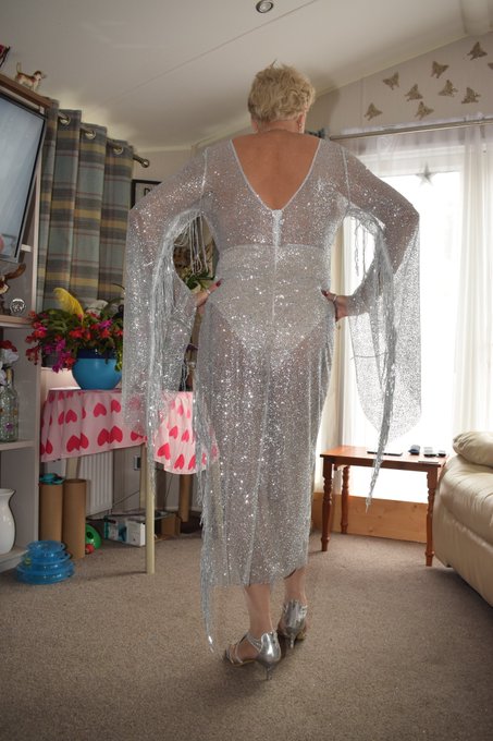 Hope you like the outfit I am going to wear to tonight's party. https://t.co/H9r5pGLSeE