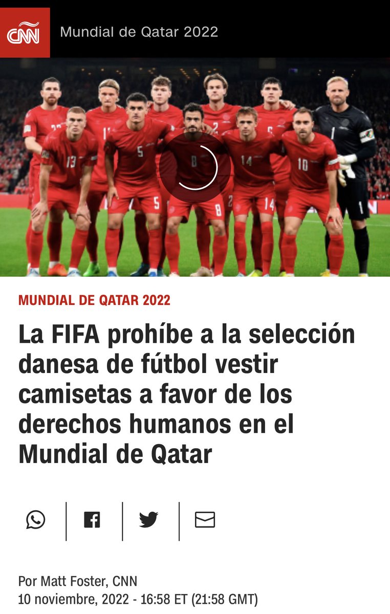 Xoan_Bascuas's tweet photo. NON VEXAS O MUNDIAL DE CATAR.

A falta de vergoña da FIFA só é comparable coa indignidade de celebrar un mundial nun país a 500 anos de distancia do respeto ás persoas.

Para a FIFA, reclamar os DDHH é política. Pero prohibir que se reivindique tamén é política. Da mala, pero é. https://t.co/ViAjnf8Xhp
