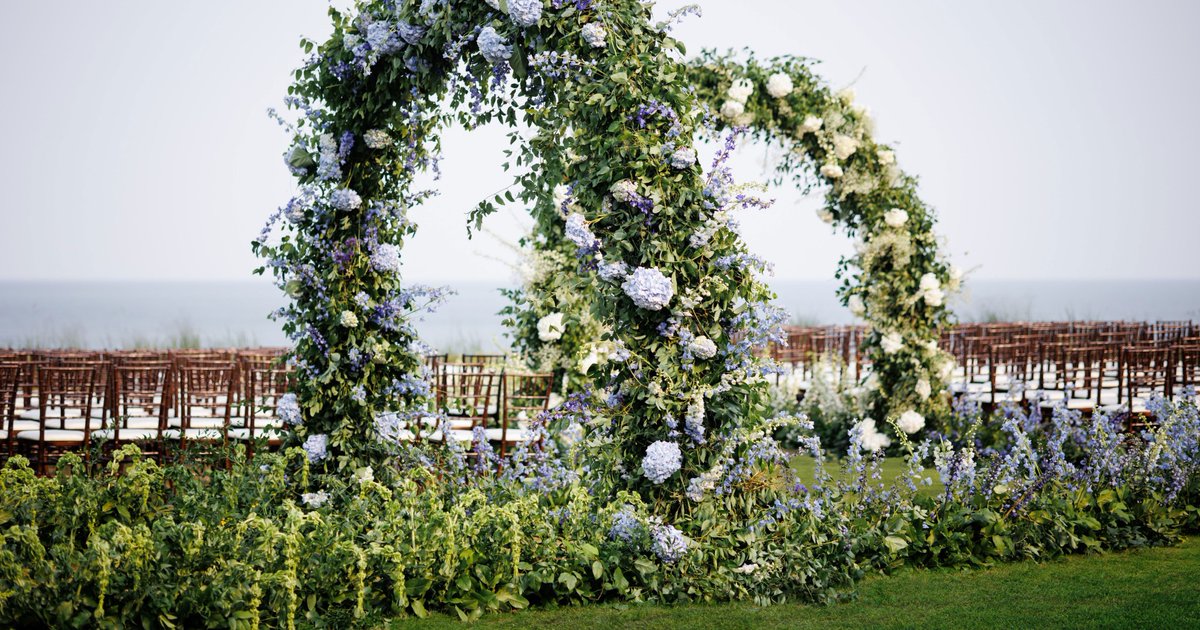 thewhiteroomuk's tweet photo. Smart Ways to Save Money on Wedding Flowers...🌸🌼🌻
Pretty petals don’t have to cost a pretty penny.
To read more of this insightful article, please click on the link below.
https://t.co/WllGmTBOv4
#WeddingFlowers #WeddingTips #SaveMoney #WeddingIdeas #Weddings #FlowerTips https://t.co/UNnhlwLr7o