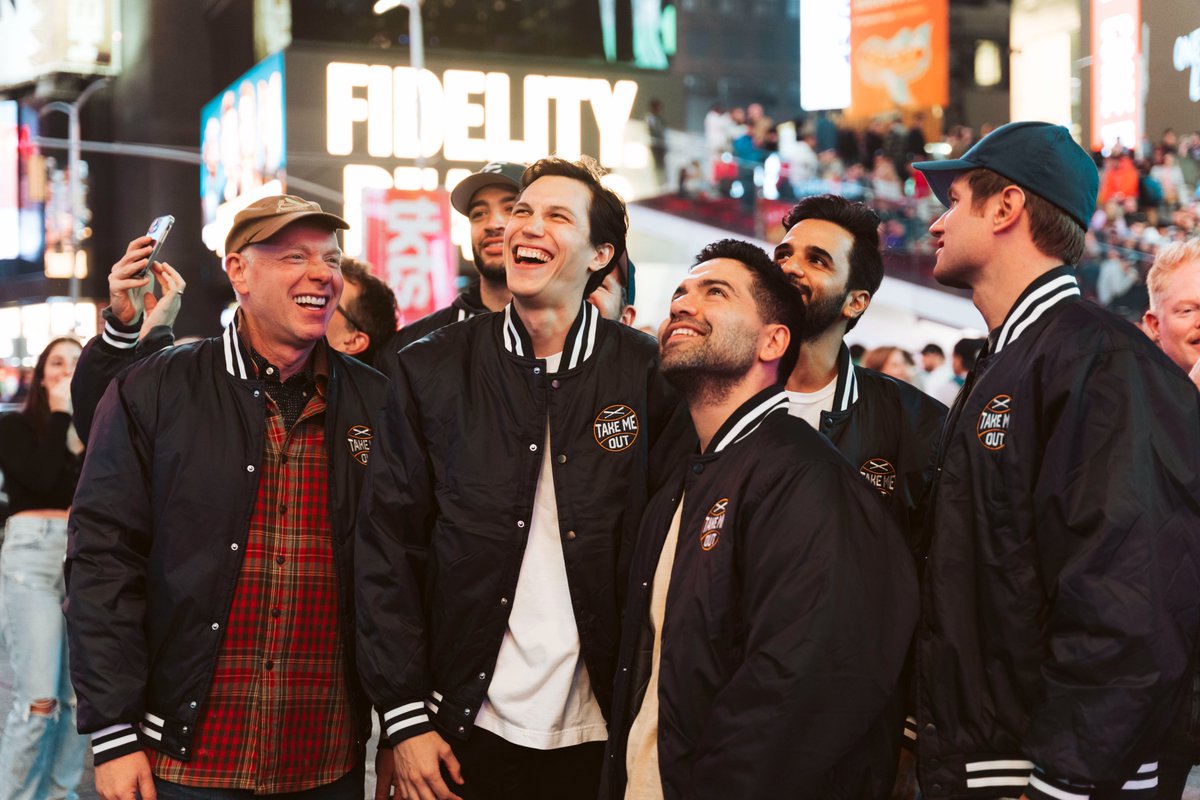 Takemeoutbway's tweet photo. Some team bonding at our new Times Square billboard💯 https://t.co/UGlZzeWKHt