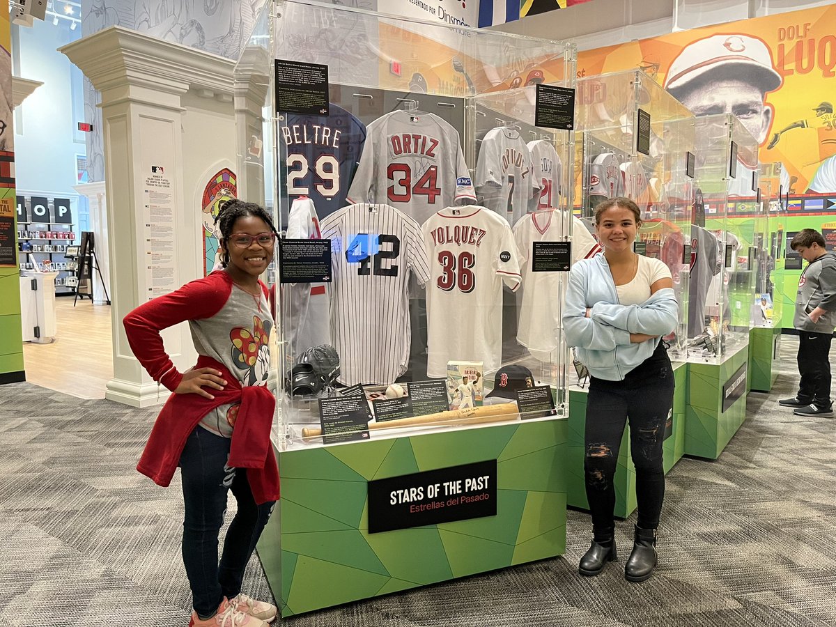 jordangarner95's tweet photo. Another great field trip to the @Reds stadium! #WEarelakota https://t.co/PbeTGh6c2U