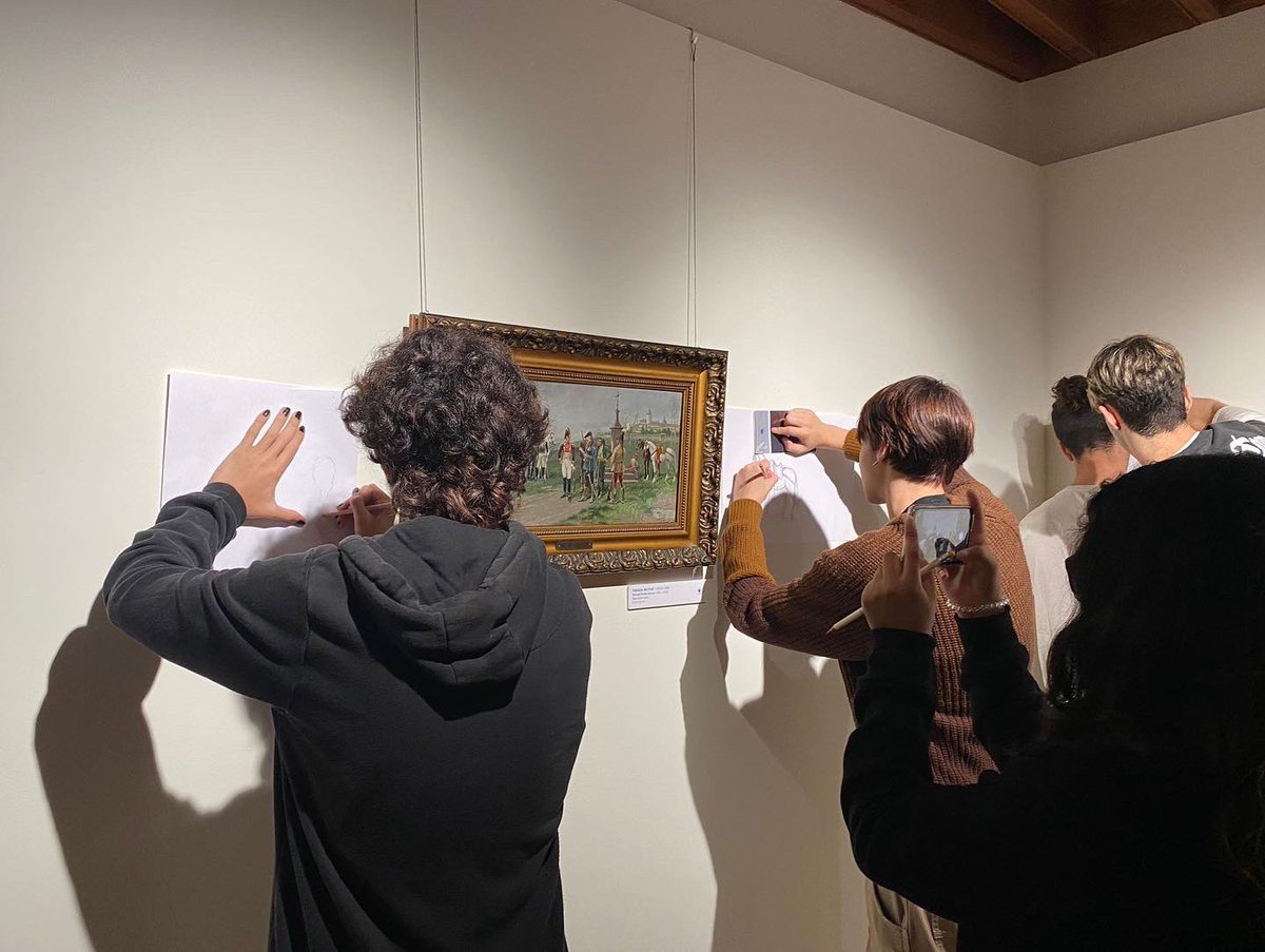 Hoy clausuramos con éxito la exposición de Pintores Murcianos del S. XIX con las visitas de los alumnos de 1º de bachillerato de los Institutos I.e.s. José Ibáñez Martín y IES RAMON ARCAS MECA, con un total de más de 600 visitantes. 

¡Próximamente informaremos nuevos proyectos!