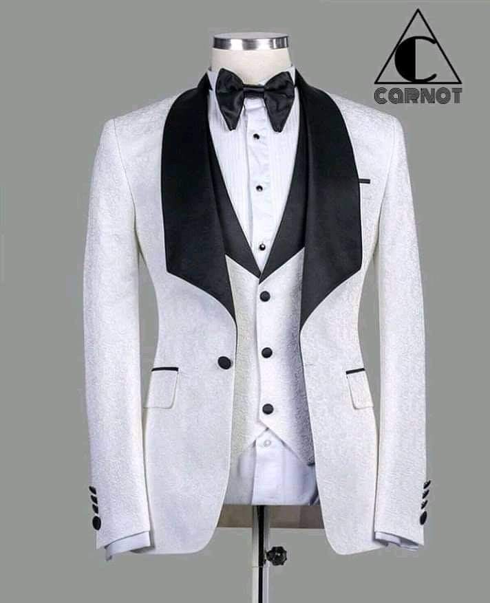 A man in a well tailored suit will always shine brighter than a guy in an off the rack suit...Drop those orders let's do business you wont regret this...

For more info and inquires please
Whatsapp/Call +256 773 733635

#suitsug #madeinuganda #fabrics #unique #stylish #fitisking