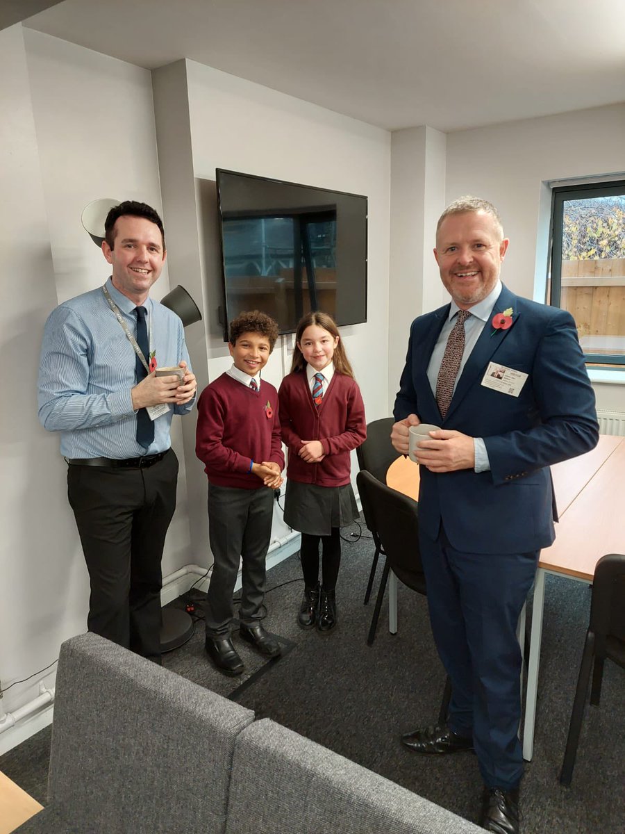 A privilege to welcome @Addysg_Cymraeg to our school today with <a href="/lesley4wrexham/">Lesley Griffiths</a> to meet pupils and staff and to see the curriculum for Wales in action! #Diolch. <a href="/NAELCymru/">Academi Arweinyddiaeth - Leadership Academy</a> @DioStAsaphEdu <a href="/wrexhamcbc/">Wrexham Council</a> @GwEGogleddCymru