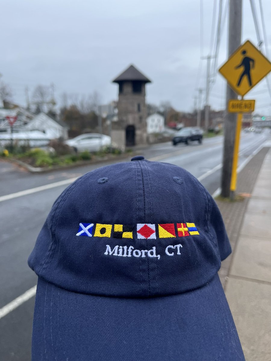 timoarthur's tweet photo. Going for a morning walk through my hometown of Milford, CT, and met the mayor Ben Blake! Told him I grew up here, and how I’m back home on a visit, etc,. He was super friendly, welcomed me home, and gave me a Milford ball cap. Thanks, Ben! 👍🏽 #glorytogod https://t.co/1bExLFYtuz