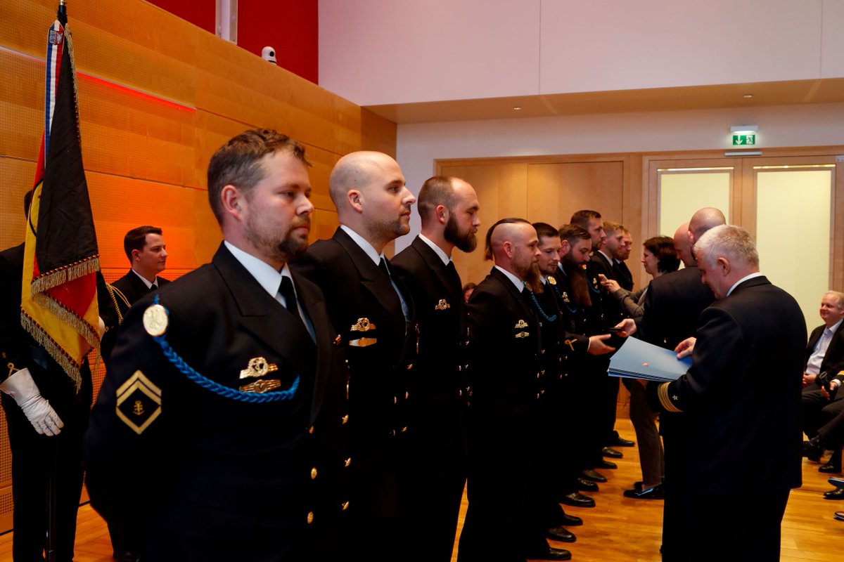 deutschemarine's tweet photo. Die Besatzung der #BadRappenau erfuhr, stellvertretend für alle Marineangehörigen, eine besondere Ehrung im @ParlaNet.

Sie bekam die Einsatzmedaille #VJTF (M) von Landtagspräsidentin Herbst &amp; @Flot1DeuNavy Faltin verliehen. 🎖️

#StrongerTogether

Mehr: https://t.co/OJTgmfFigW https://t.co/oMyaVAAH5M